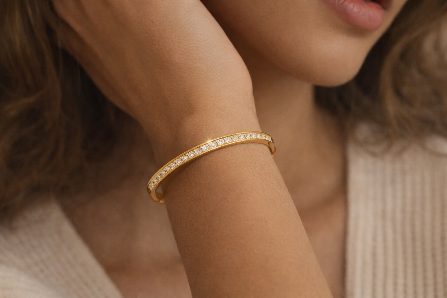 Luxe Radiance Diamond Bangle ✨