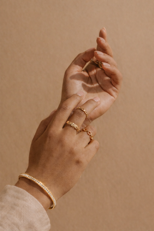 Luxe Radiance Diamond Bangle ✨