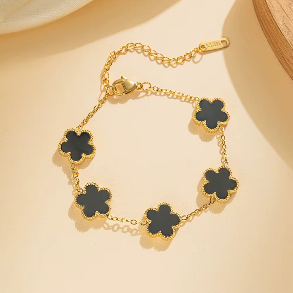 Lucky Me Clover 18K gold plated leaf Bracelet